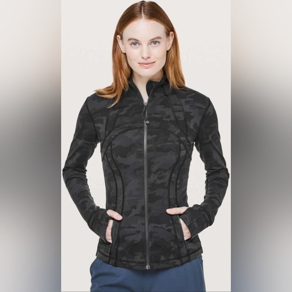 Women's Lululemon DEFINE jacket size 4. - Picture 10 of 11